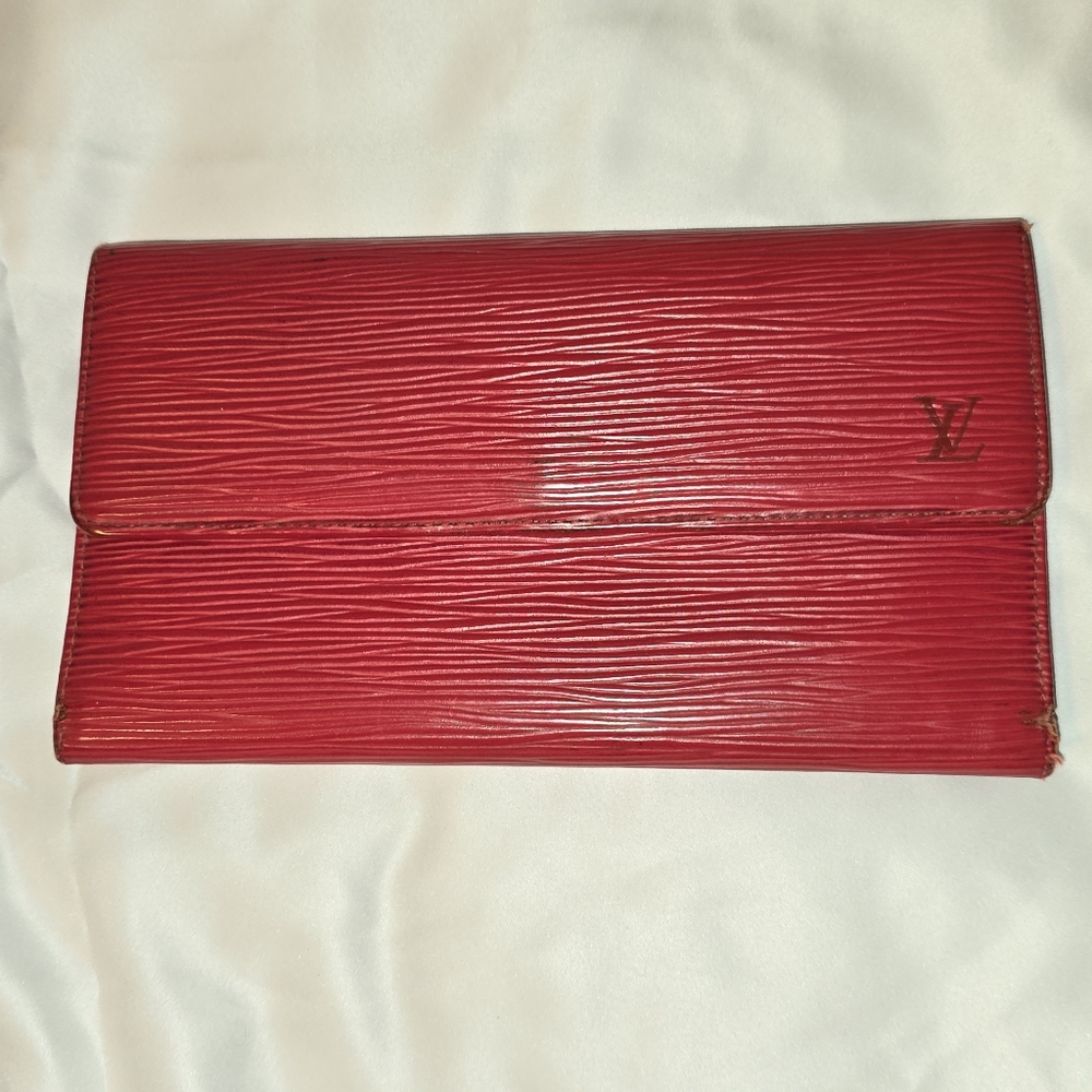 EUC Louis Vuitton Trifold Porte Tresor International Red Epi Wallet